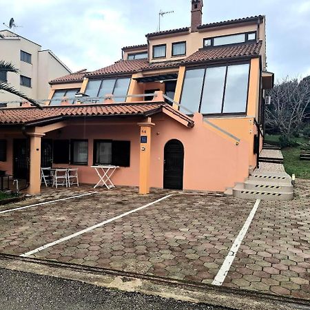 Apartmani Delas Pjescana Uvala Eksteriør billede